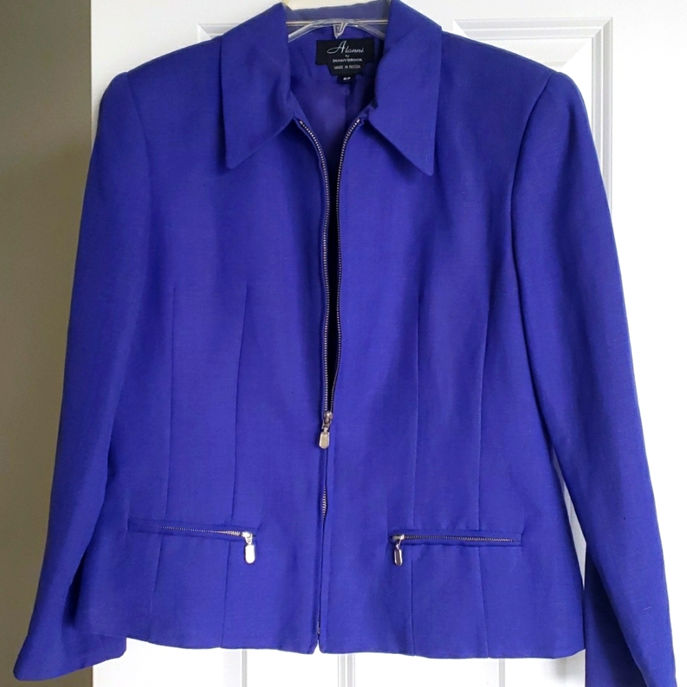 Ladies jacket. Alanni by Donnybrook,  Size 6P, purple, linen/rayon fully lined.